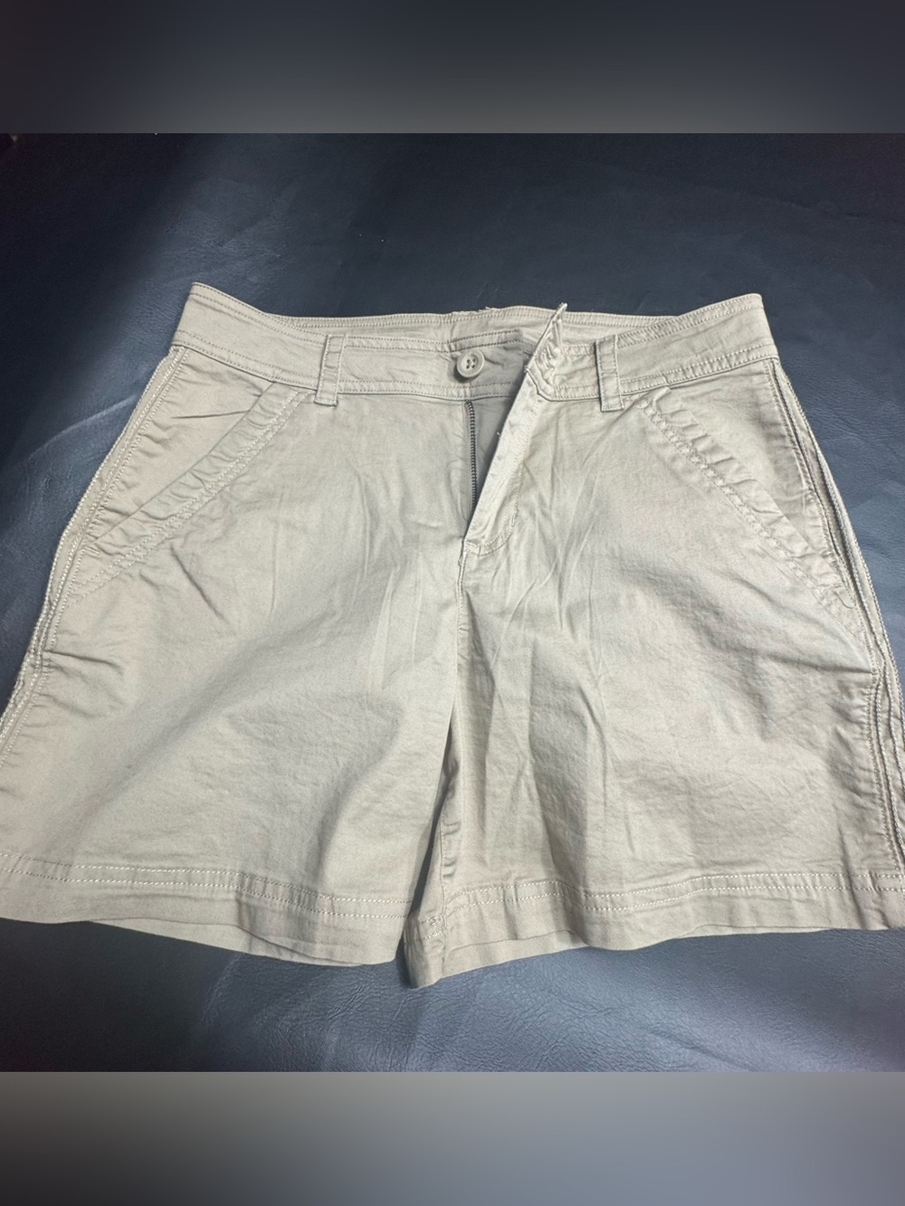 Eddie Bauer Women's Khaki Bermuda Shorts - Light Tan